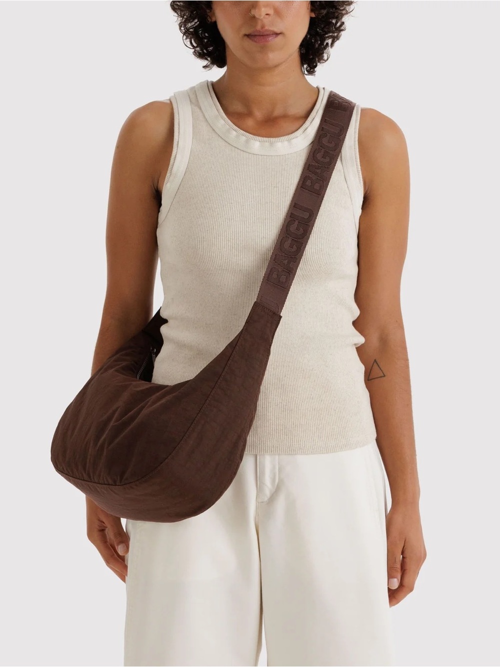 BAGGU Medium Nylon Crescent Bag
Coffee NEW WITH TAGS NWT BROWN - Picture 2 of 3